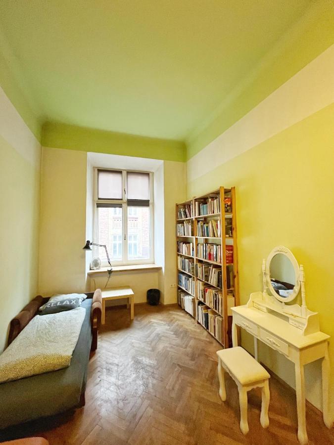 Old Town Rooms Wielopole Краков Экстерьер фото